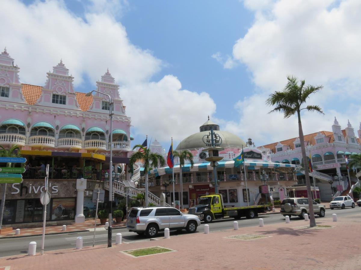 Palmita Hotel Hostel Oranjestad Exterior photo