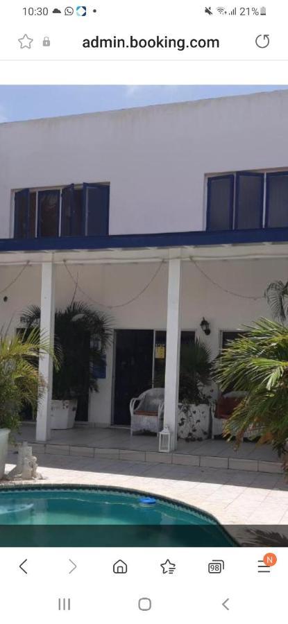 Palmita Hotel Hostel Oranjestad Exterior photo